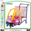 Panier d&#39;enfants de supermarché avec la voiture de jouet pour le magasin de détail
